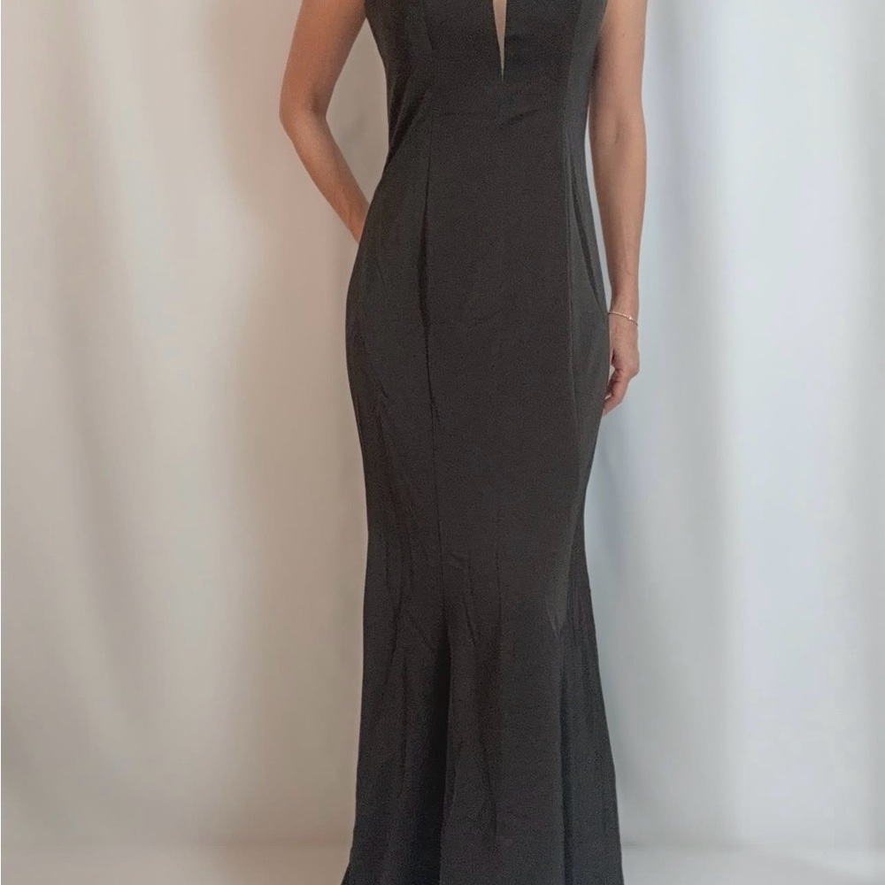 Sophisticated Black Maxi Dress